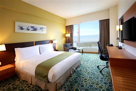 Free on-site parking is available. . Holiday inn room prices